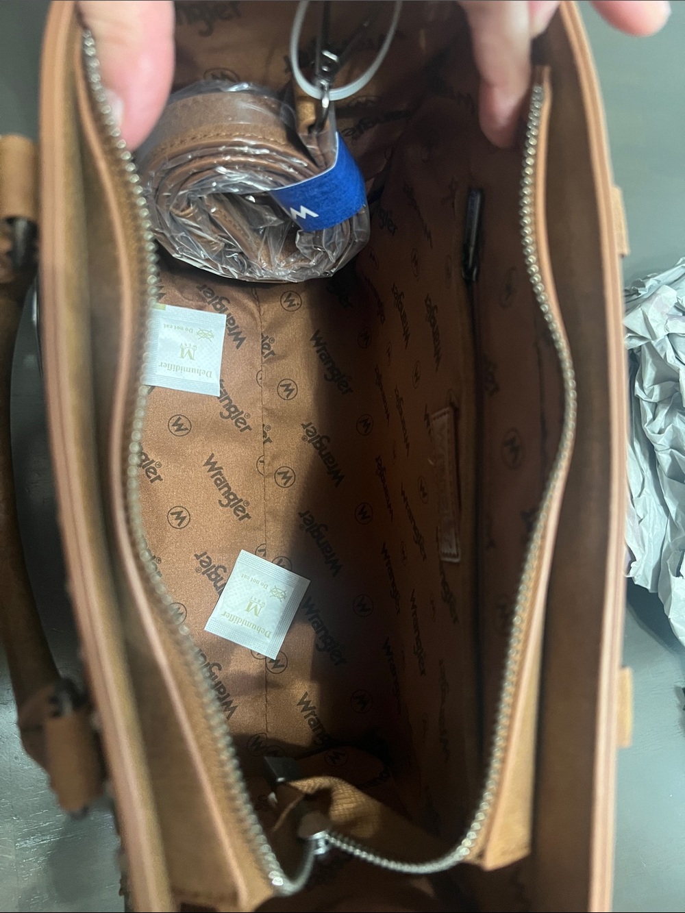 Wrangler embroidered & studded boot scroll tote bag - Picture 9 of 12